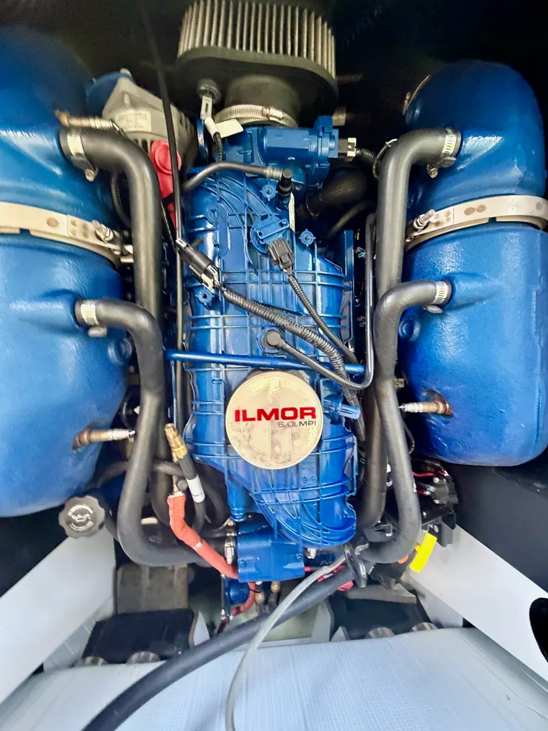 2022 MasterCraft XT22 — photo 33