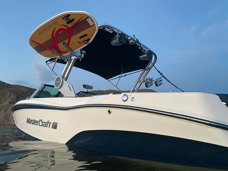 2022 MasterCraft XT22 — photo 2